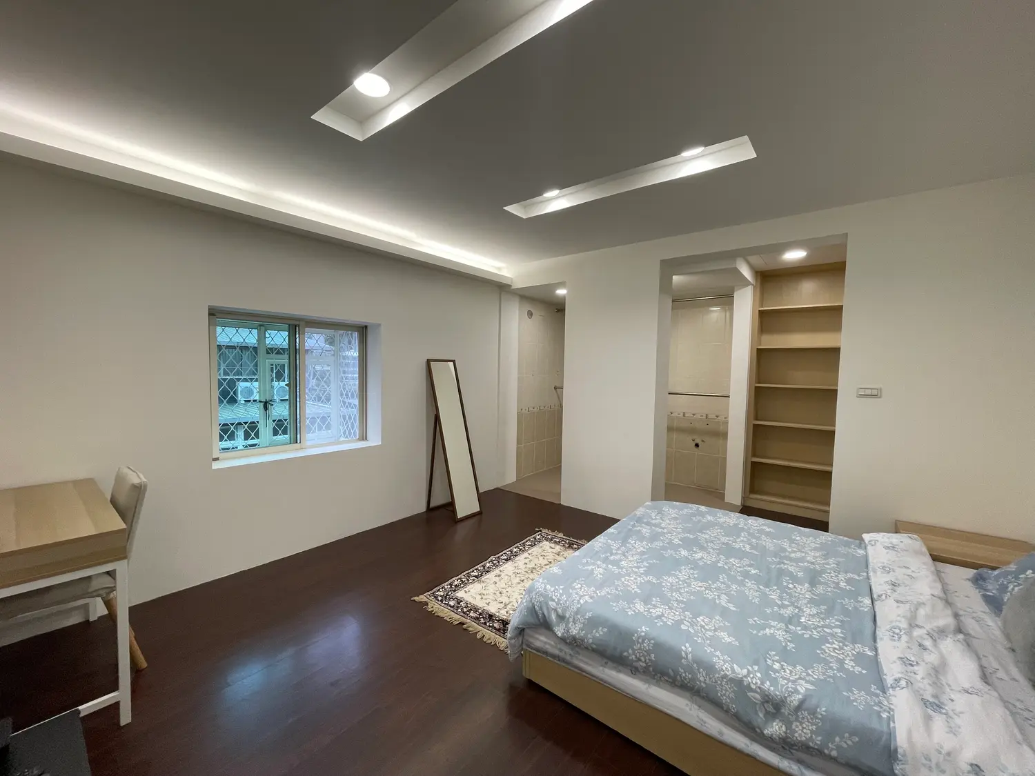 1 room apartment for rent TWD 27 000 - 20 ping - Taipei City, Zhongzheng District slide 0