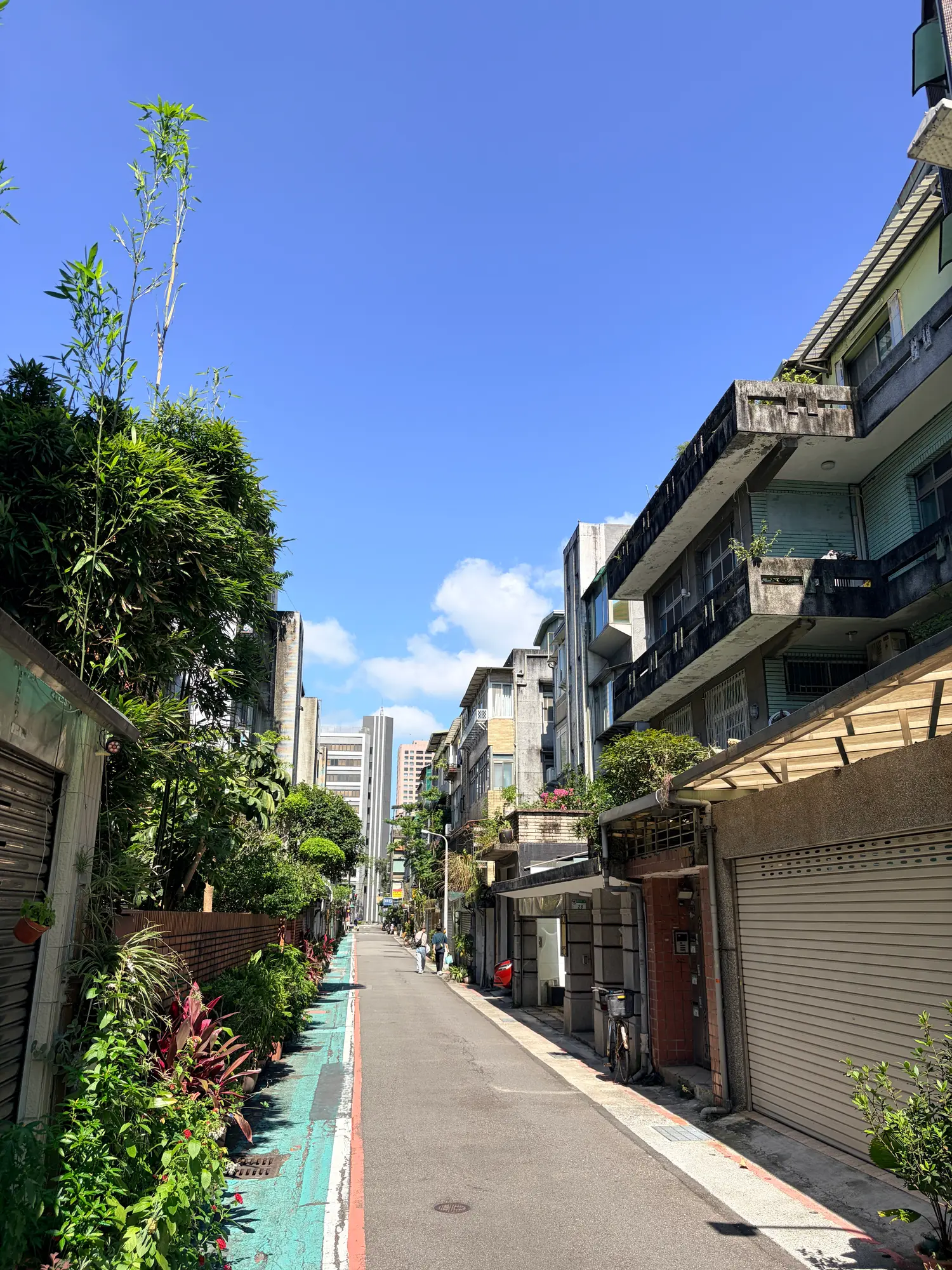 4 bedrooms townhouse for rent in Taipei City, Daan District | NT$ 100 000 | 42 ping slide 0