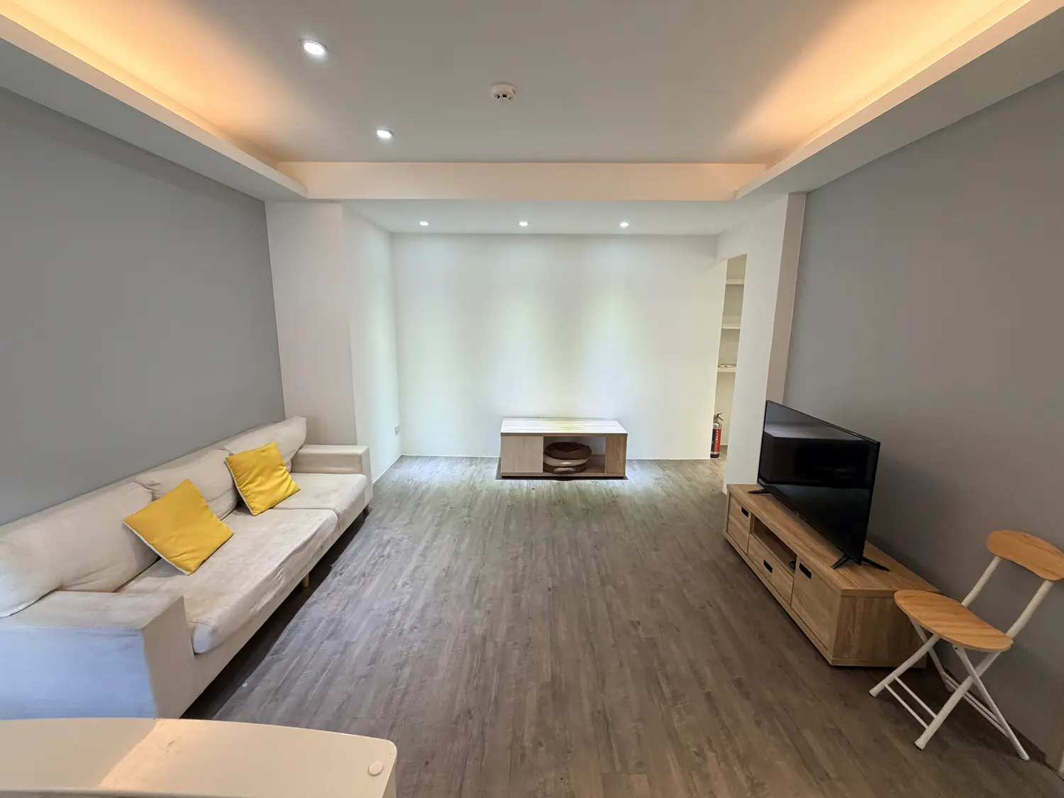 2 bedrooms apartment for rent in Luzhou District, New Taipei City | NT$ 22 800 | 15 ping slide 0