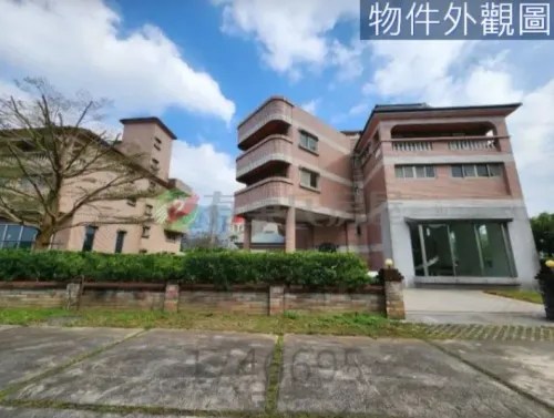 8 bedrooms villa for sale in Tamsui District, New Taipei City | NT$ 33 980 000 | 90 ping slide 13