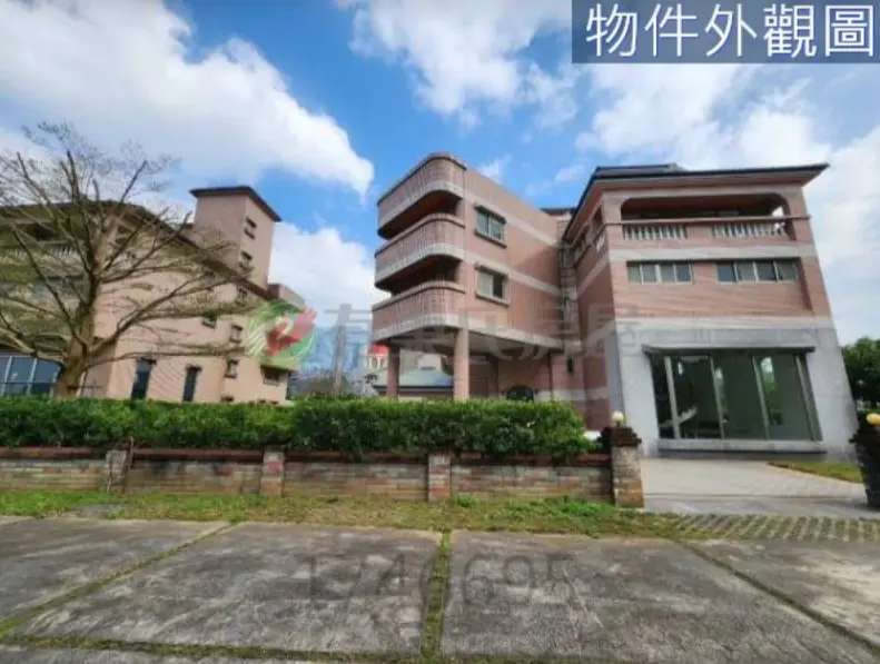 8 bedrooms villa for sale in Tamsui District, New Taipei City | NT$ 33 980 000 | 90 ping slide 13