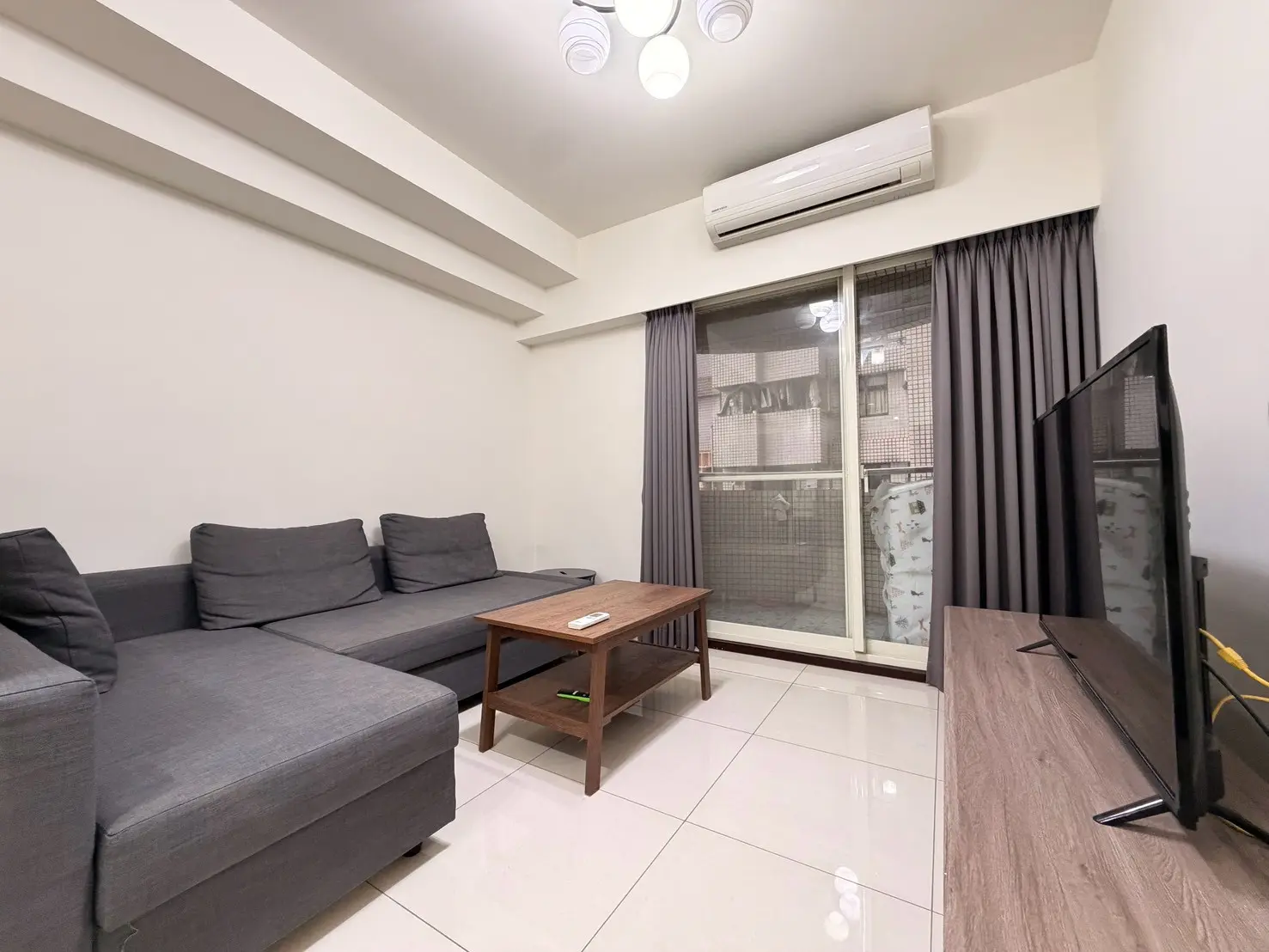 2 bedrooms apartment for rent in Daan District, Taipei City | NT$ 49 000 | 16 ping slide 0