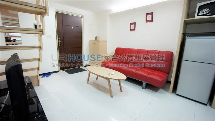 Studio apartment for rent in Xinyi District, Taipei City | NT$ 33 000 | 7 ping slide 0