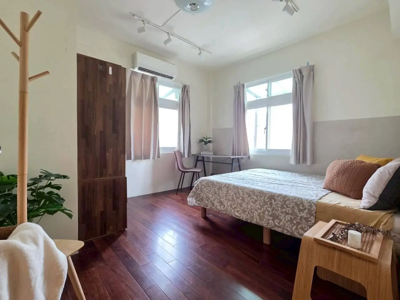 Room for rent in Neihu District, Taipei City | NT$ 13 800 | 5 ping slide 1