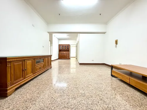 3 bedrooms apartment for sale in Zuoying District, Kaohsiung City | NT$ 11 980 000 | 40 ping slide 8