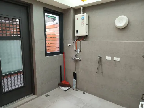 Apartment for rent TWD 158 000 - Alley 8, Lane 36, Section 5, Minsheng E Rd - 4 bedrooms