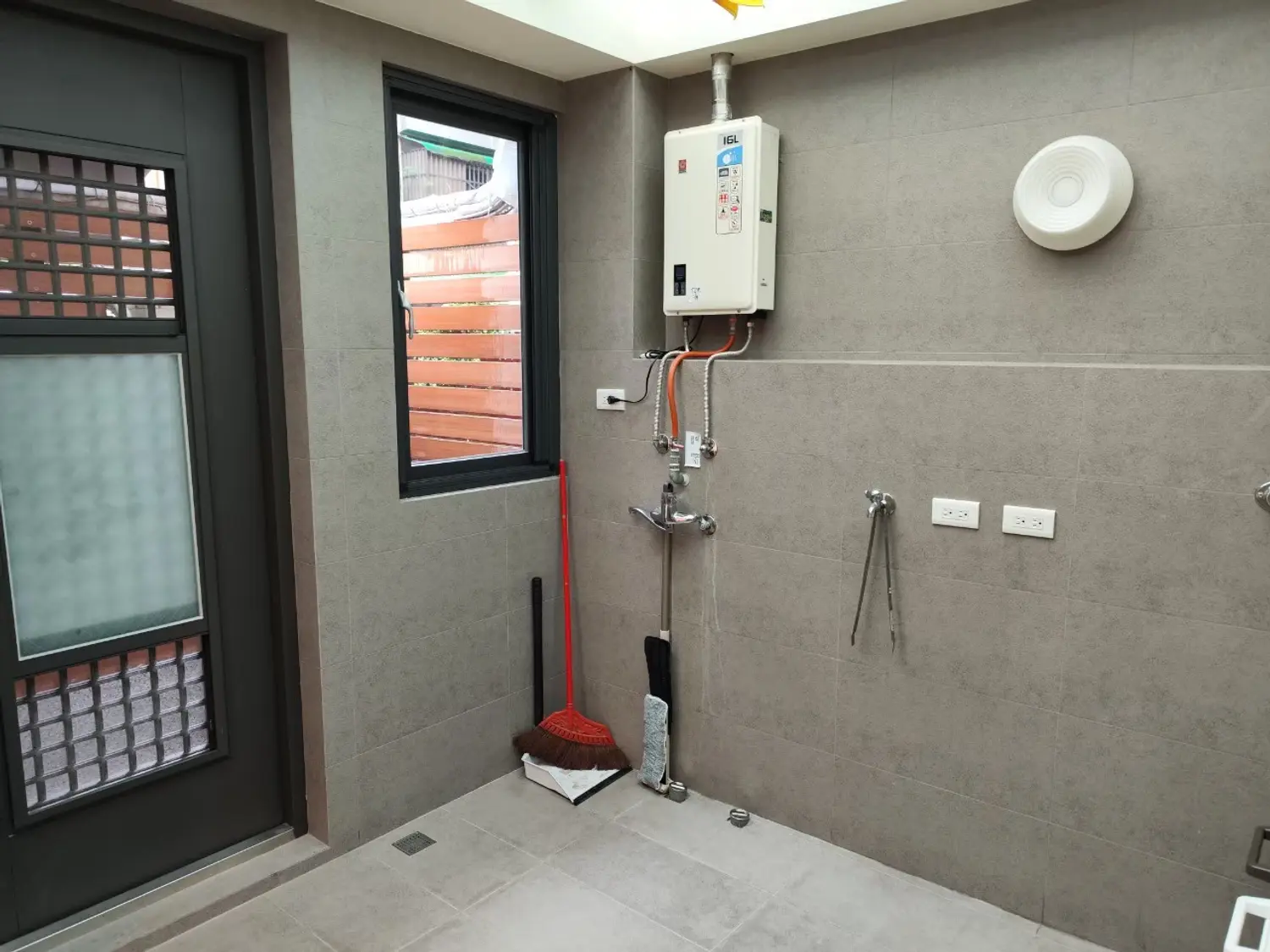 4 bedrooms apartment for rent TWD 158 000 - 50 ping - Taipei City,Songshan District slide 17