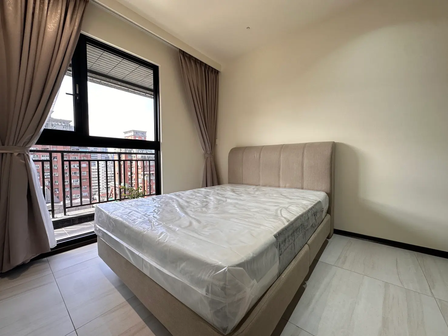3 bedrooms apartment for rent in Zhongshan District, Taipei City | NT$ 90 000 | 46 ping slide 9