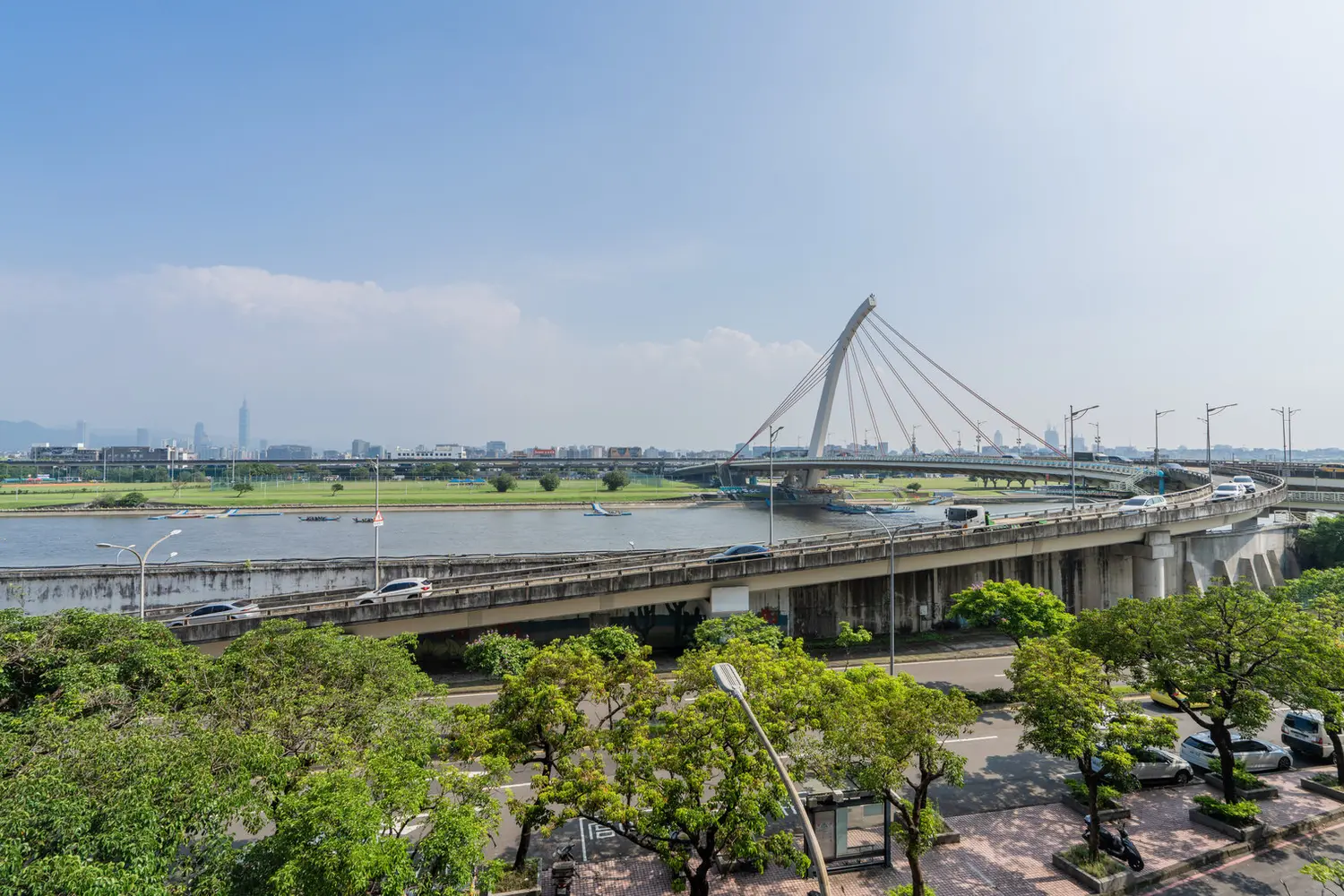 1 room apartment for rent in Zhongshan District, Taipei City | NT$ 98 330 | 21 ping slide 8