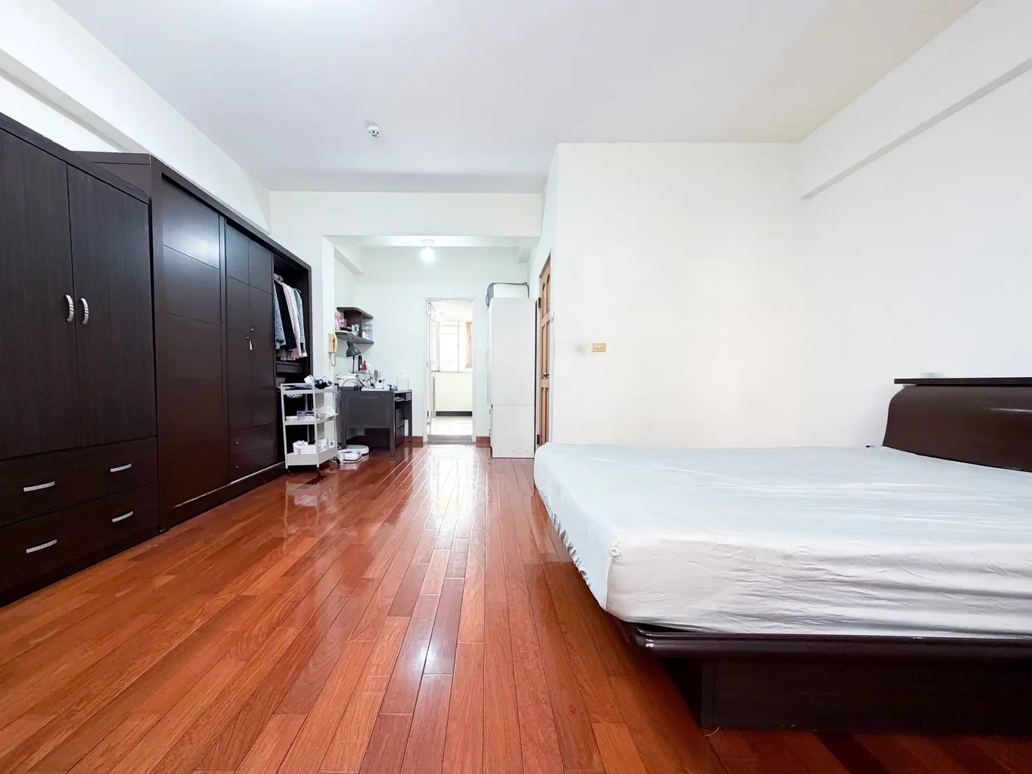 5 bedrooms townhouse for sale in Sanmin District, Kaohsiung City | NT$ 15 980 000 | 72 ping slide 1
