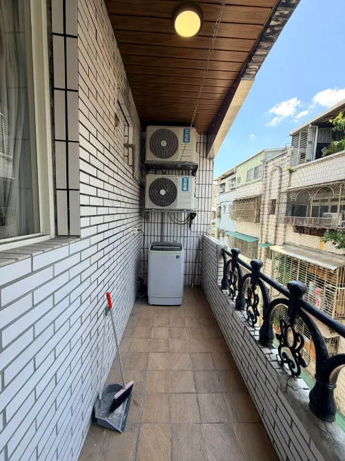 2 bedrooms apartment for rent in Luzhou District, New Taipei City | NT$ 22 800 | 15 ping slide 9