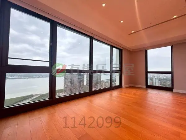 4 bedrooms apartment for sale in Tamsui District, New Taipei City | NT$ 90 000 000 | 90 ping slide 10