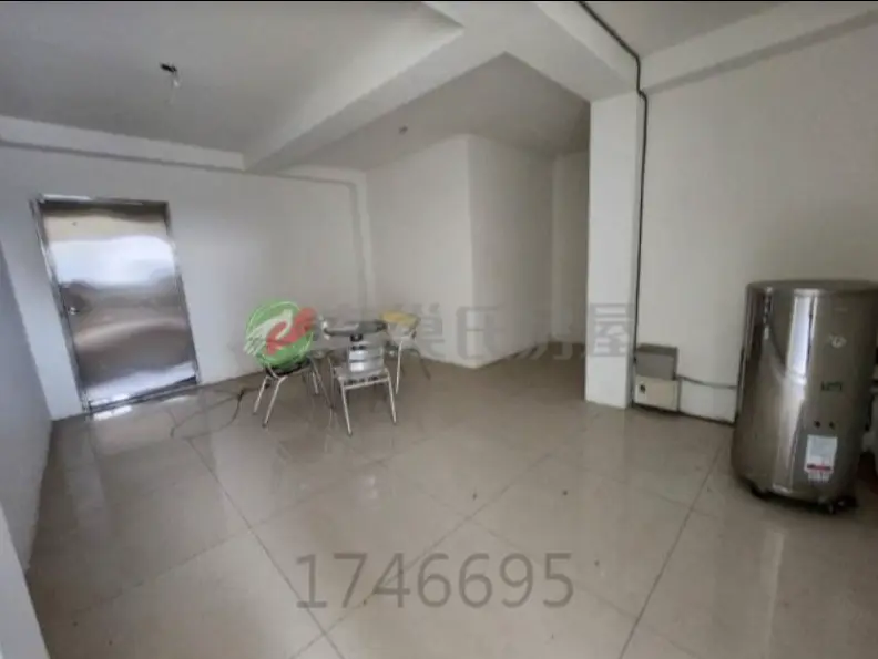 8 bedrooms villa for sale in Tamsui District, New Taipei City | NT$ 33 980 000 | 90 ping slide 2