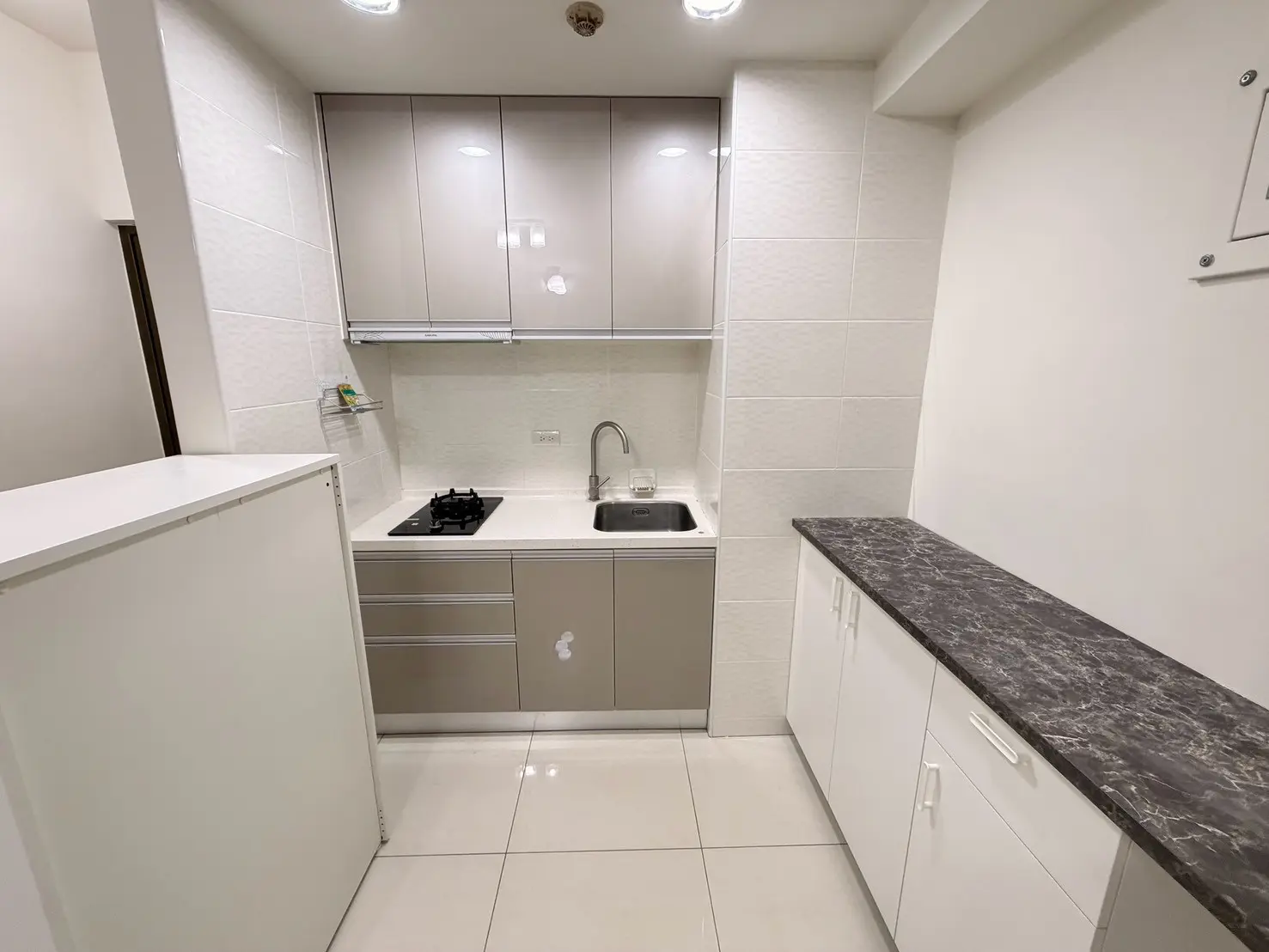 2 bedrooms apartment for rent in Daan District, Taipei City | NT$ 49 000 | 16 ping slide 9