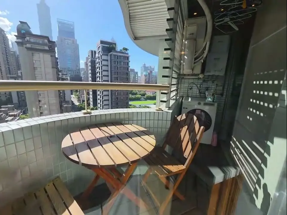 1 room apartment for rent in Xinyi District, Taipei City | NT$ 68 000 | 17 ping slide 11
