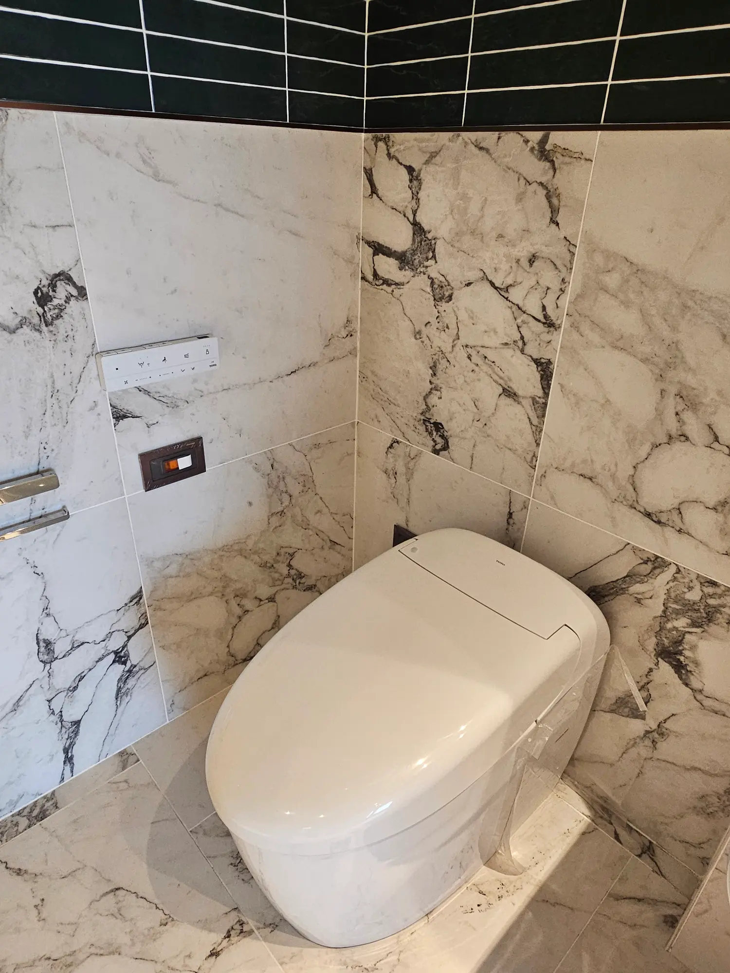 1 room apartment for rent in Songshan District, Taipei City | TWD 80 000 | 14 ping slide 6