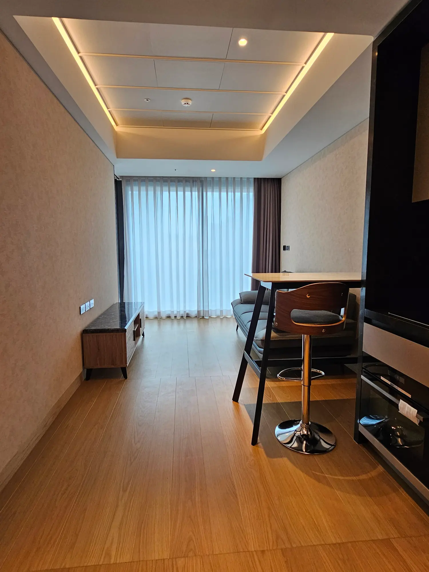 1 room apartment for rent in Songshan District, Taipei City | TWD 80 000 | 14 ping slide 2