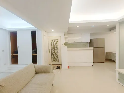 3 bedrooms apartment for rent in Daan District, Taipei City | NT$ 55 000 | 33 ping slide 1
