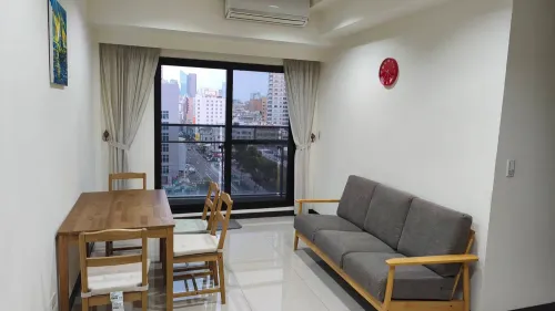 3 bedrooms apartment for rent in Qianjin District, Kaohsiung City | TWD 30 000 | 17 ping slide 1