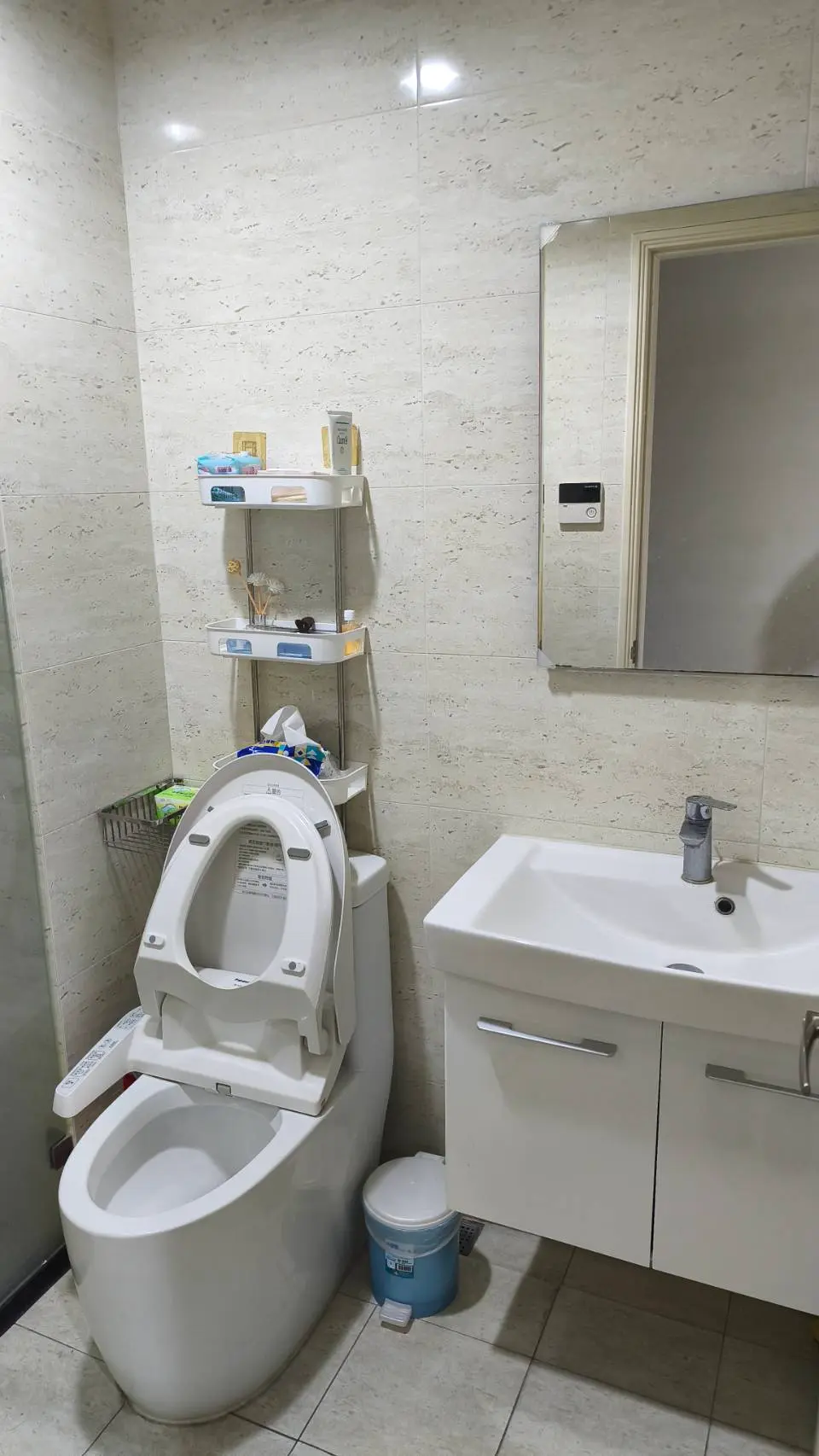 3 bedrooms apartment for rent in Qianjin District, Kaohsiung City | TWD 30 000 | 17 ping slide 5