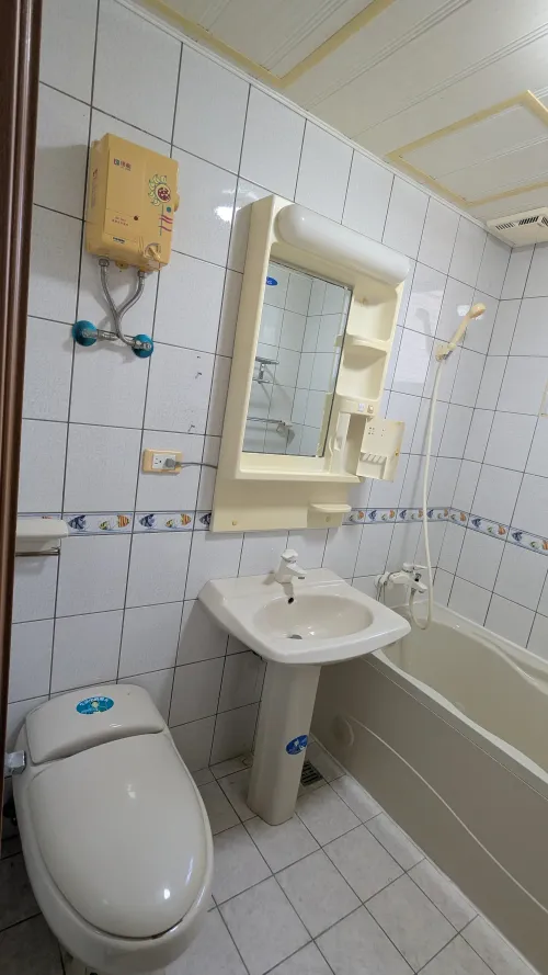 Studio apartment for rent in Wanli District, New Taipei City | NT$ 14 420 | 11 ping slide 5