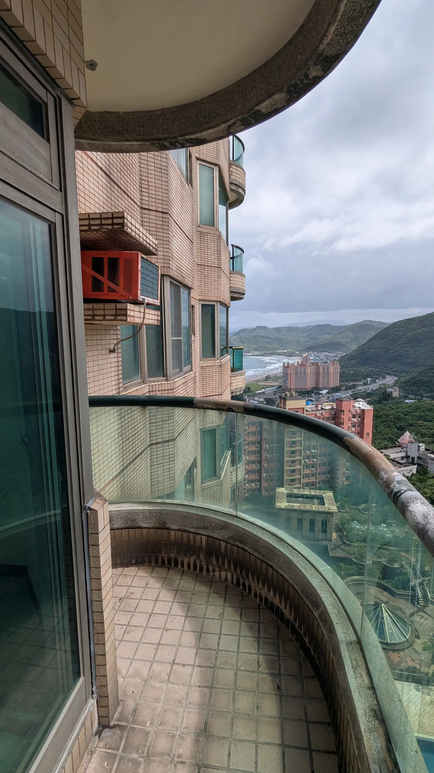 Studio apartment for rent in Wanli District, New Taipei City | NT$ 14 420 | 11 ping slide 3