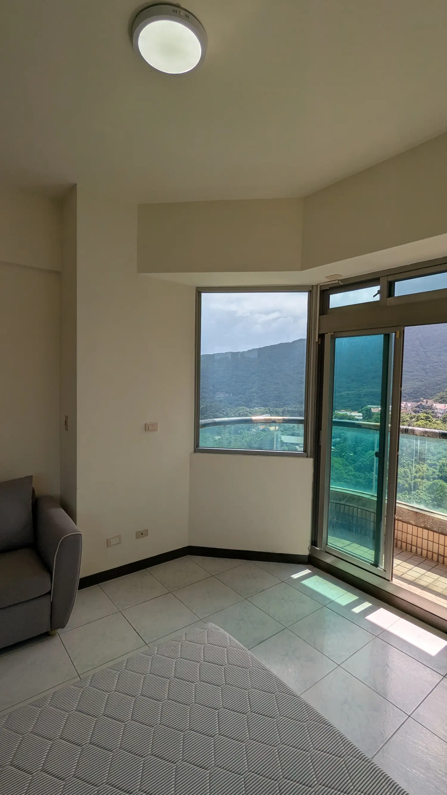 Studio apartment for rent in Wanli District, New Taipei City | NT$ 14 420 | 11 ping slide 2