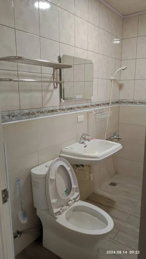 Room for rent NT$ 7 500 - Yunong Road - 6 bedrooms