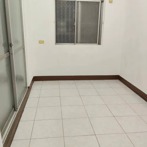 4 bedrooms townhouse for sale in Fengshan District, Kaohsiung City | TWD 12 500 000 | 24 ping slide 5