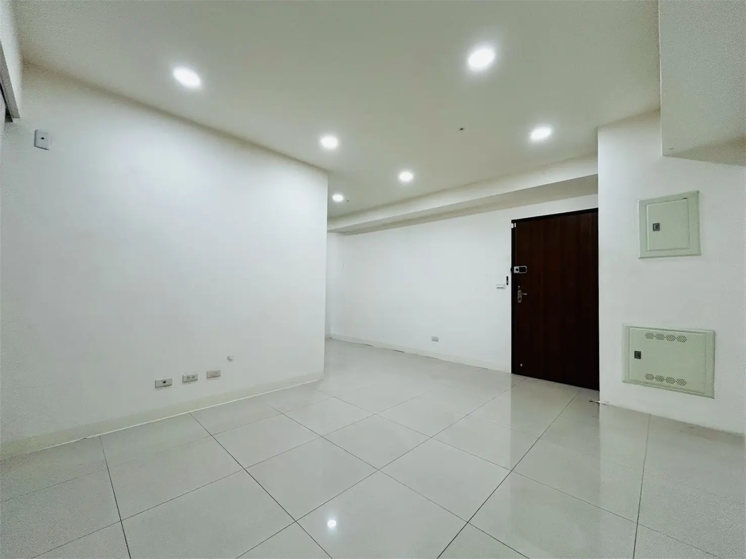 2 bedrooms apartment for sale in Fengshan District, Kaohsiung City | TWD 9 980 000 | 15 ping slide 10