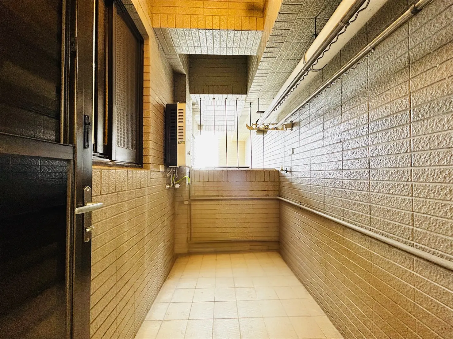 2 bedrooms apartment for sale in Fengshan District, Kaohsiung City | TWD 9 980 000 | 15 ping slide 9