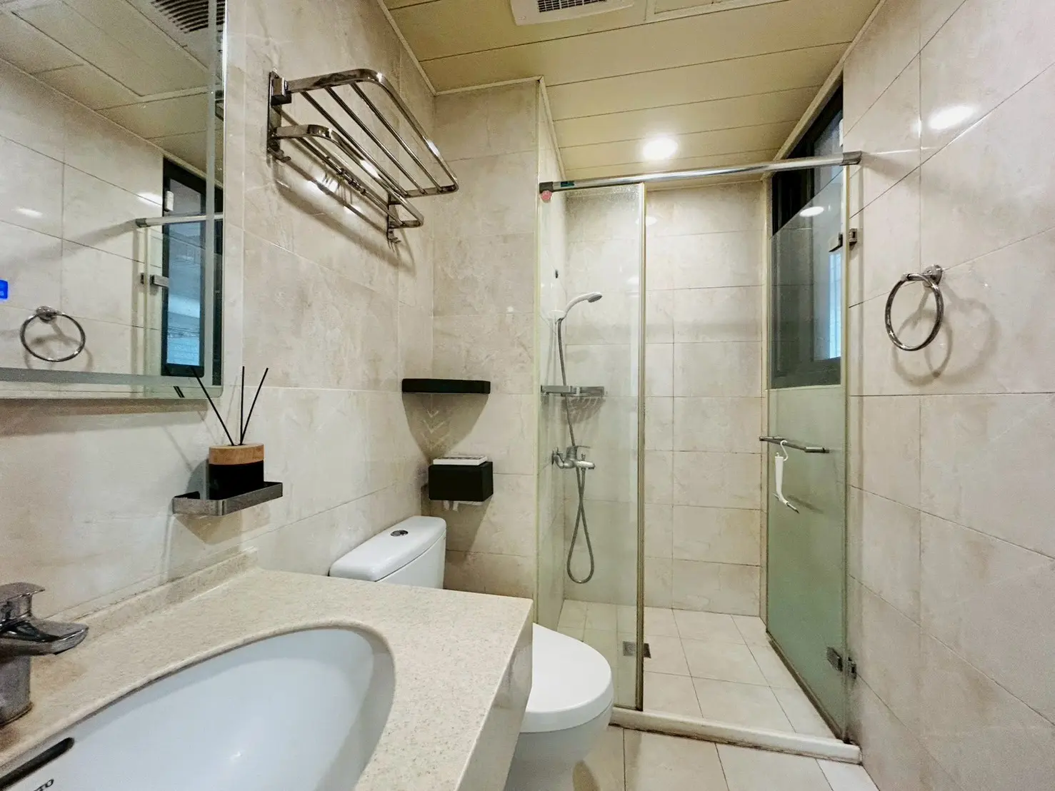 2 bedrooms apartment for sale in Fengshan District, Kaohsiung City | TWD 9 980 000 | 15 ping slide 5