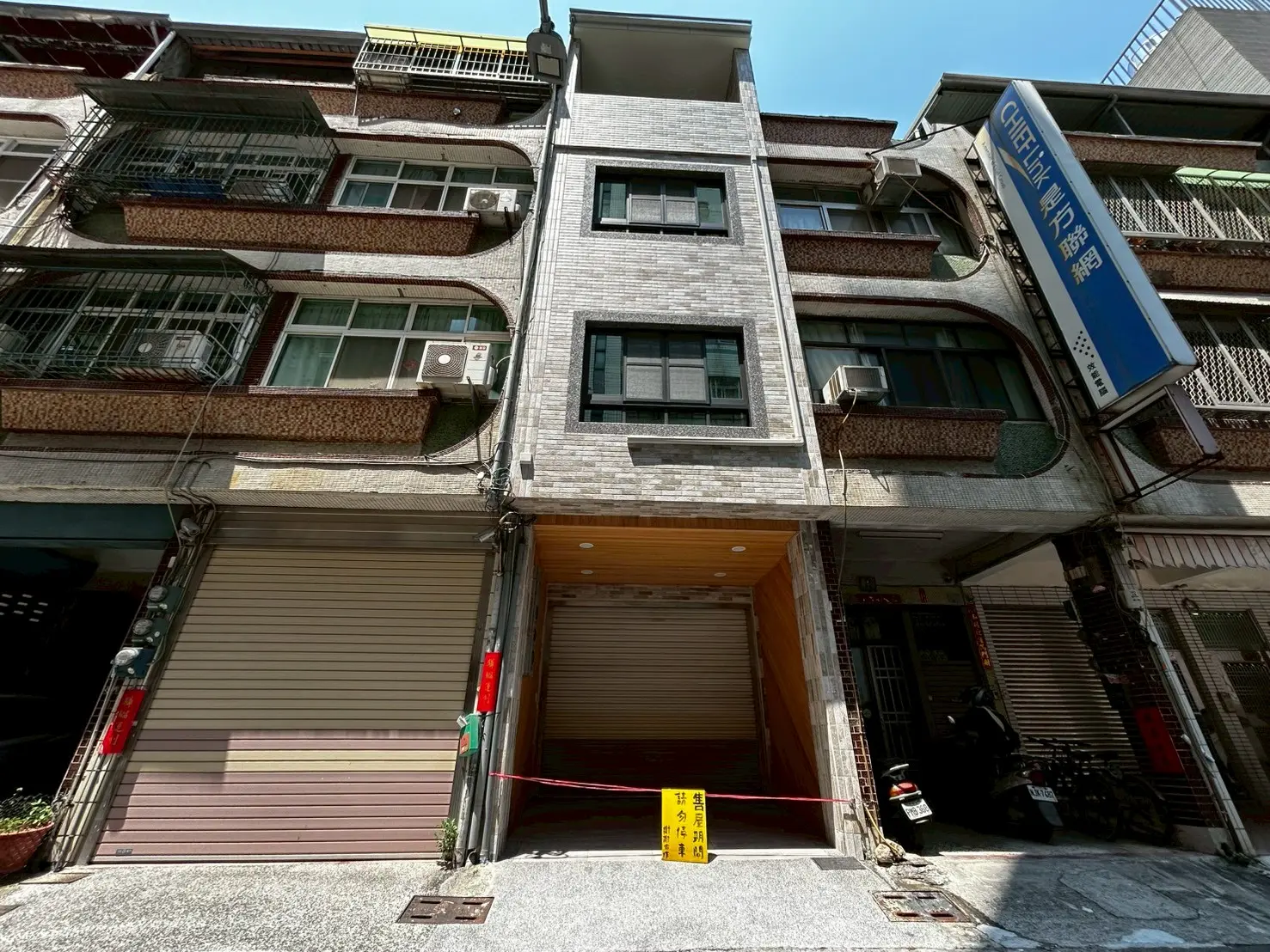 4 bedrooms townhouse for sale in Sanmin District, Kaohsiung City | TWD 23 800 000 | 35 ping slide 0