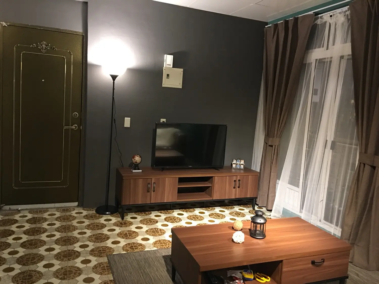 2 房 公寓 出租 TWD 25 000 - 25 坪 - 三重區,新北市 slide 1