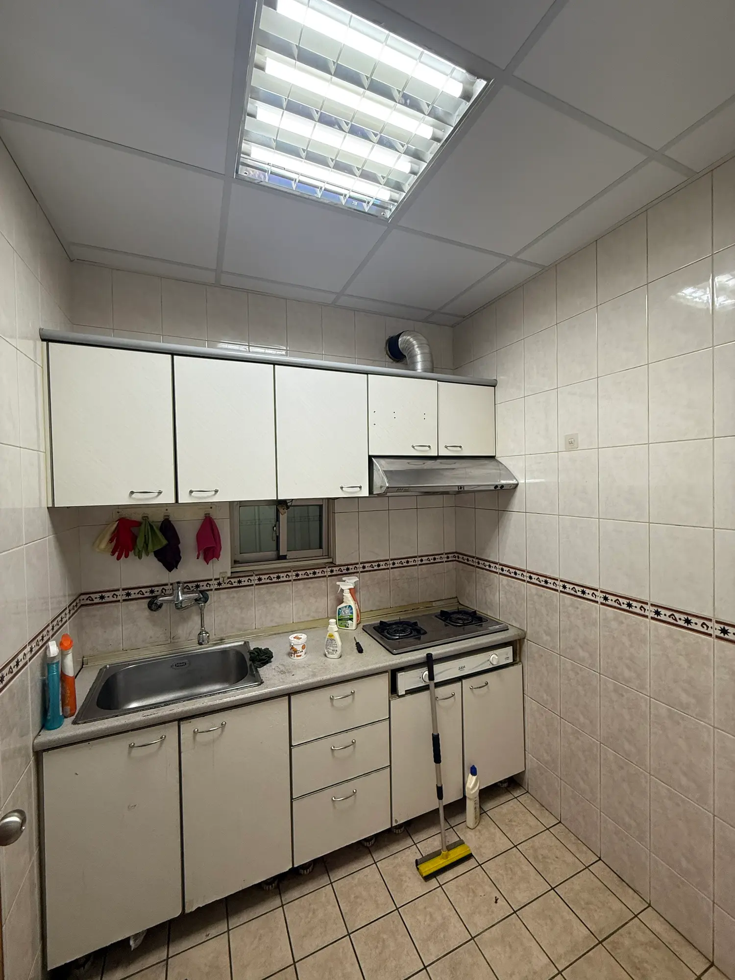 Shop / Retail for rent in Sanchong District, New Taipei City | NT$ 45 000 | 37 ping slide 3