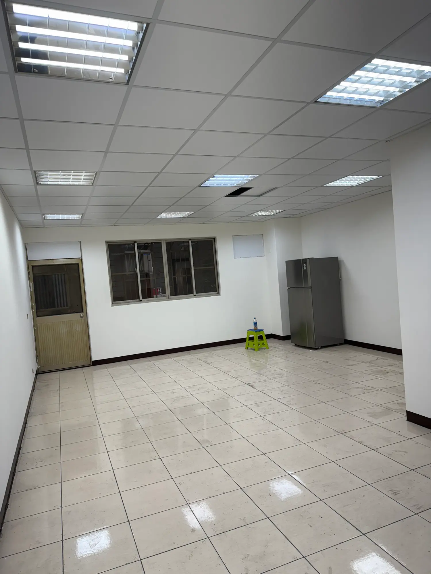 Shop / Retail for rent in Sanchong District, New Taipei City | NT$ 45 000 | 37 ping slide 4