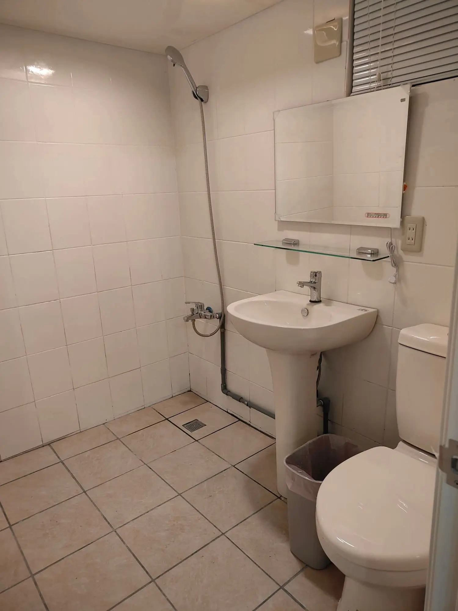 Private room for rent TWD 17 500 - 5 ping - Daan District,Taipei City slide 1