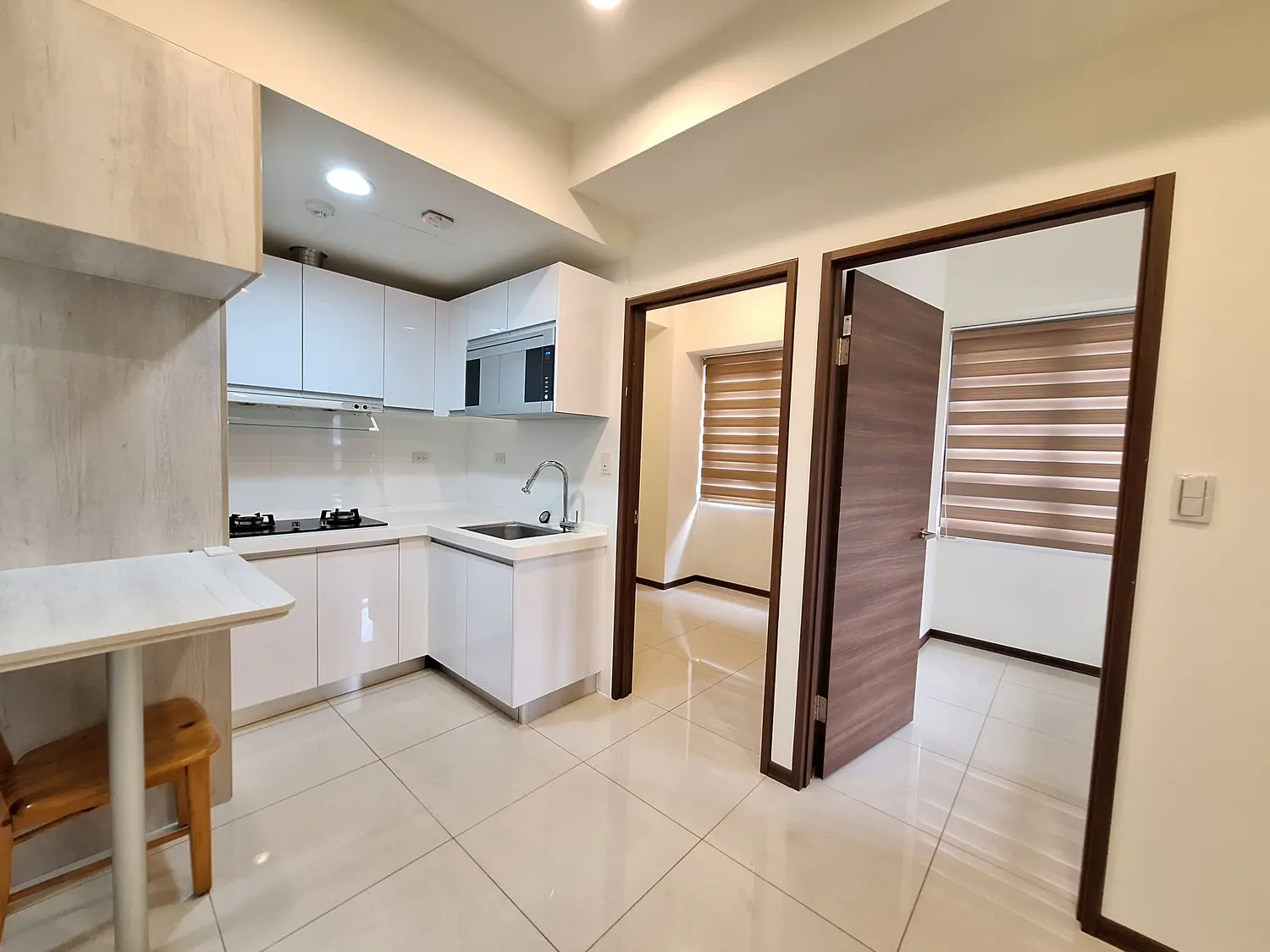 2 bedrooms apartment for rent in Xitun District, Taichung City | NT$ 29 000 | 14 ping slide 2