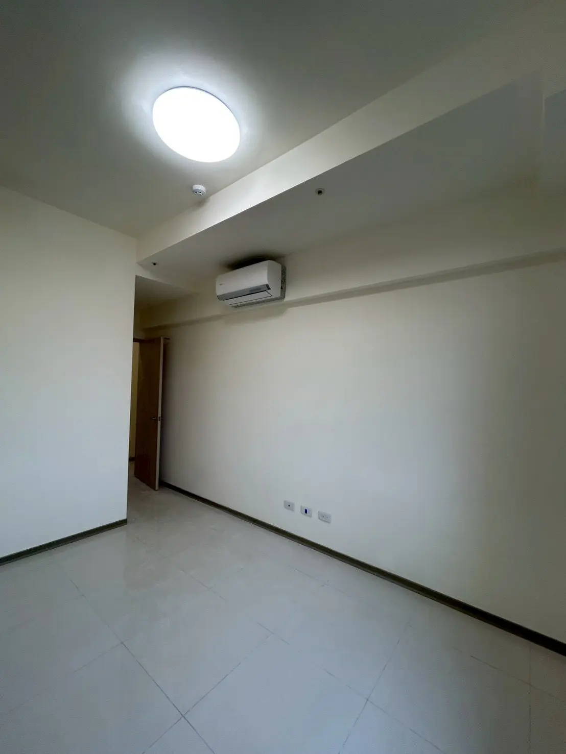 2 bedrooms apartment for rent in Xitun District, Taichung City | NT$ 27 000 | 16 ping slide 3