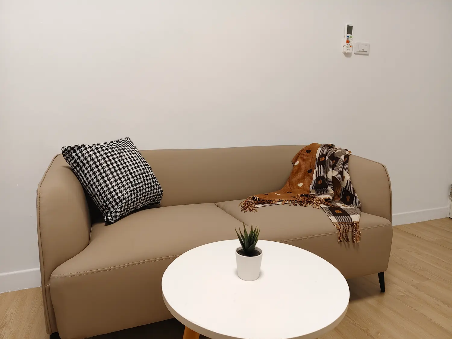 Room for rent in Daan District, Taipei City | NT$ 22 500 | 30 ping slide 19