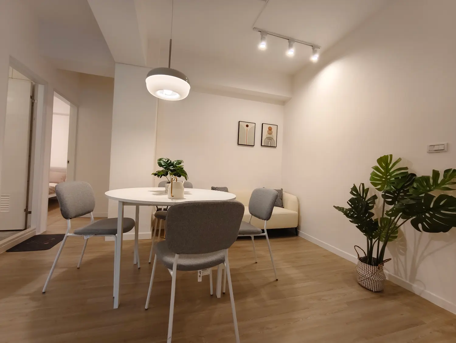 Room for rent in Daan District, Taipei City | NT$ 22 500 | 30 ping slide 12
