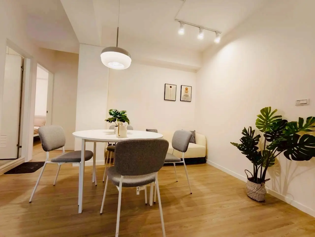 Room for rent in Taipei City, Daan District | NT$ 23 000 | 7 ping slide 14