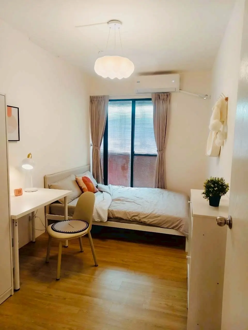 Room for rent in Taipei City, Daan District | NT$ 19 500 | 5 ping slide 1