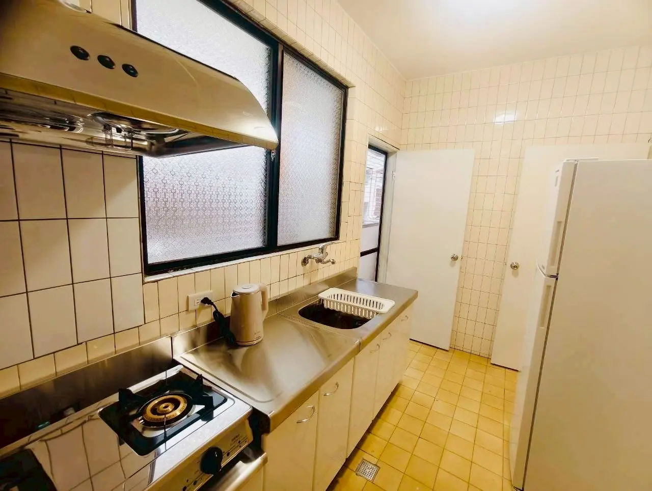 Room for rent in Taipei City, Daan District | NT$ 23 000 | 7 ping slide 16