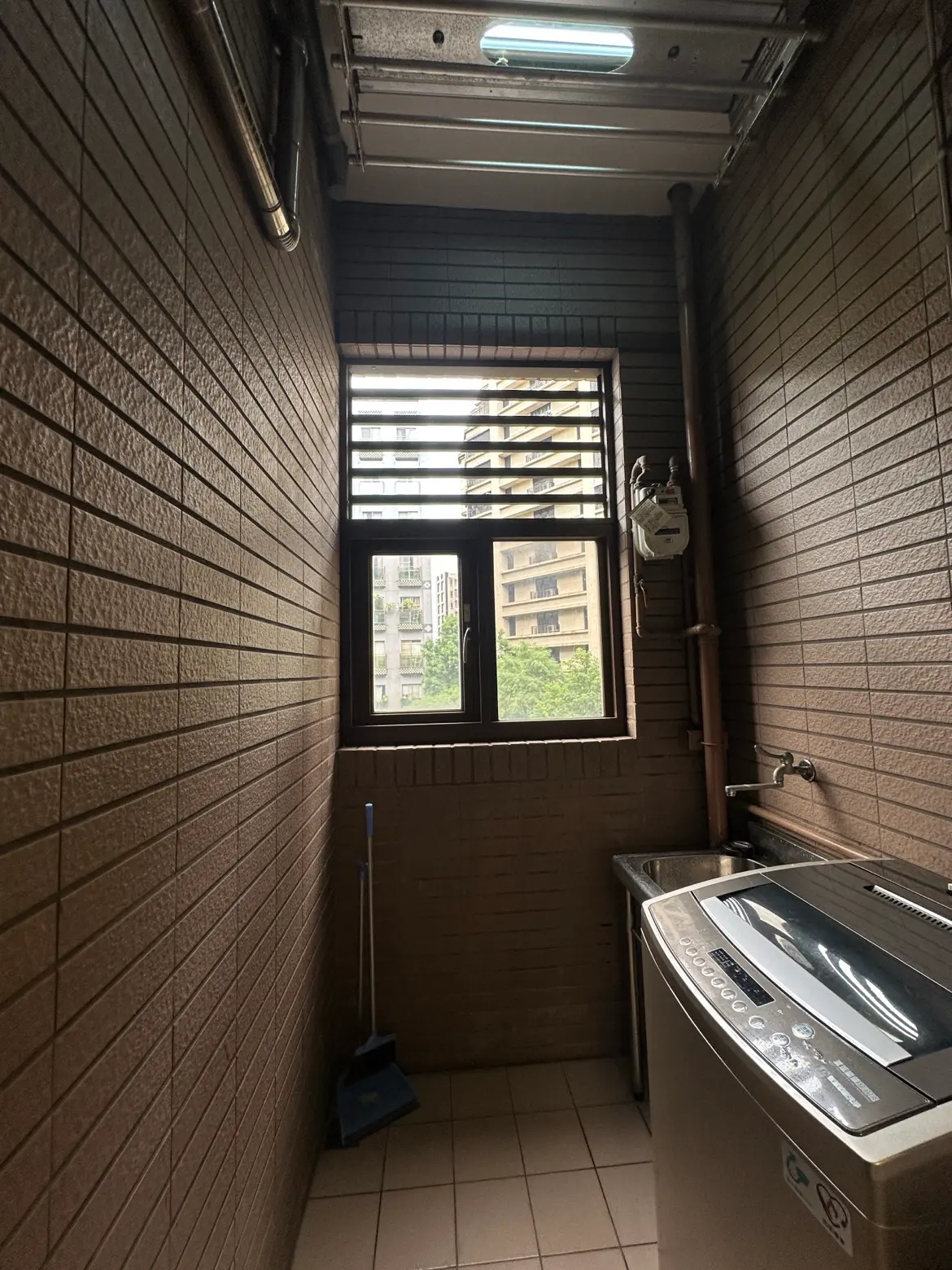 Studio apartment for rent in Nangang District, Taipei City | NT$ 29 800 | 12 ping slide 6