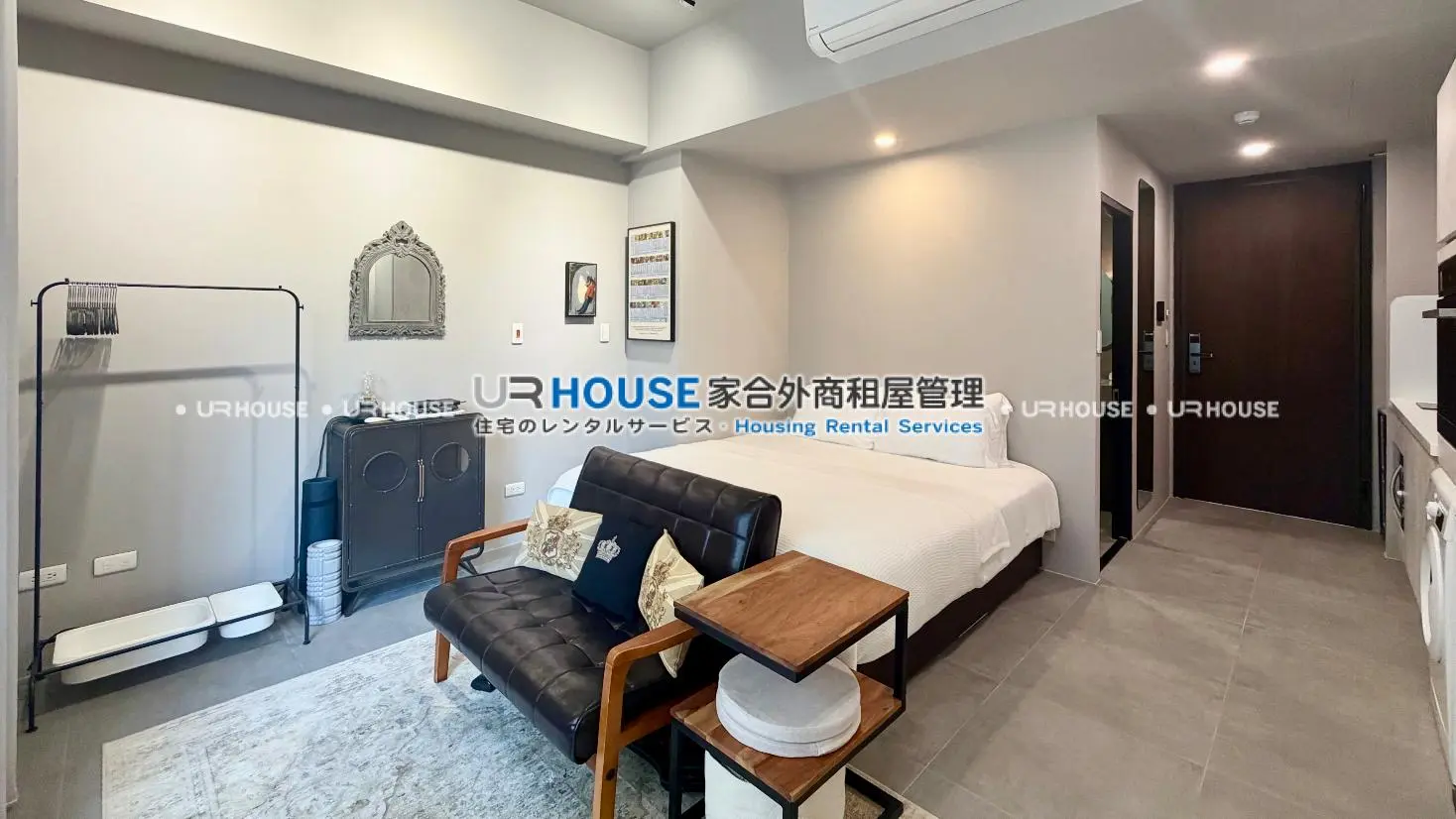 Studio apartment for rent in Zhongzheng District, Taipei City | TWD 59 999 | 8 ping slide 0