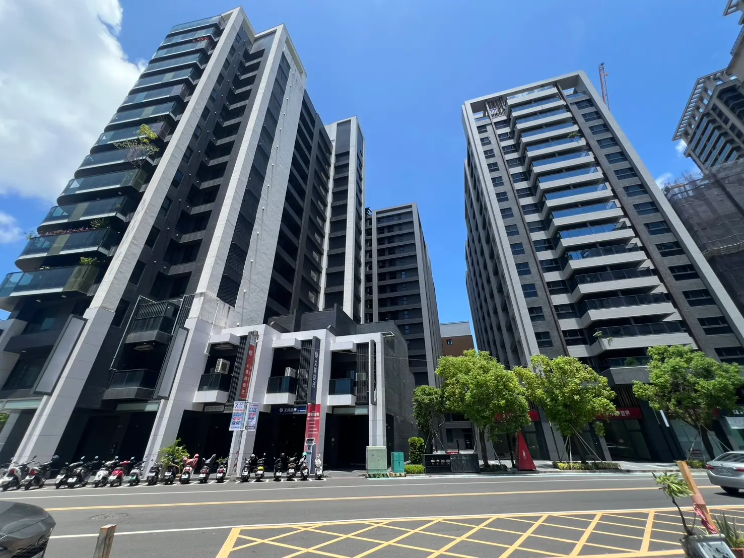 2 bedrooms apartment for rent in Sanmin District, Kaohsiung City | NT$ 27 200 | 18 ping slide 9