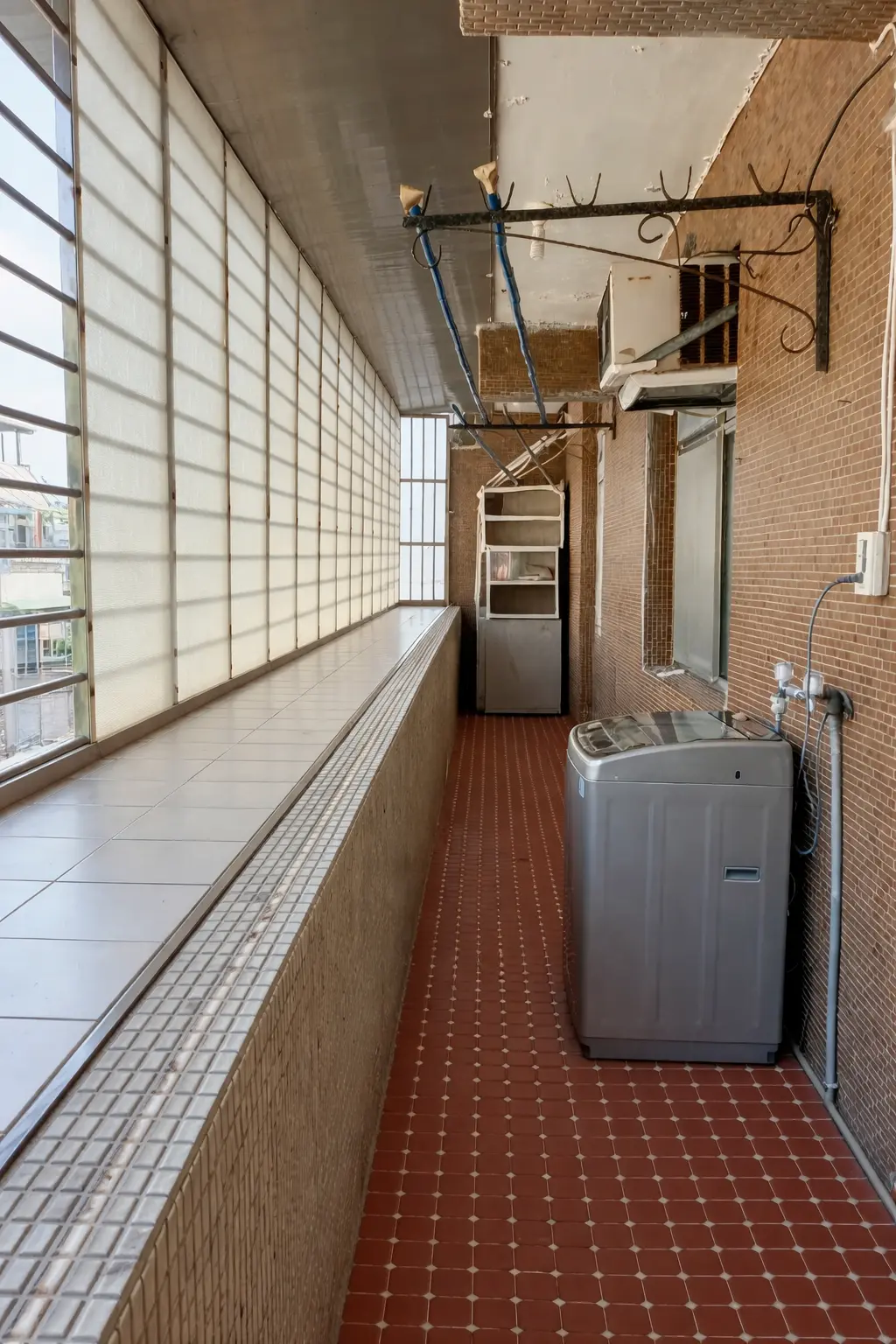 Room for rent in Zhongshan District, Taipei City | NT$ 12 800 | 6 ping slide 8