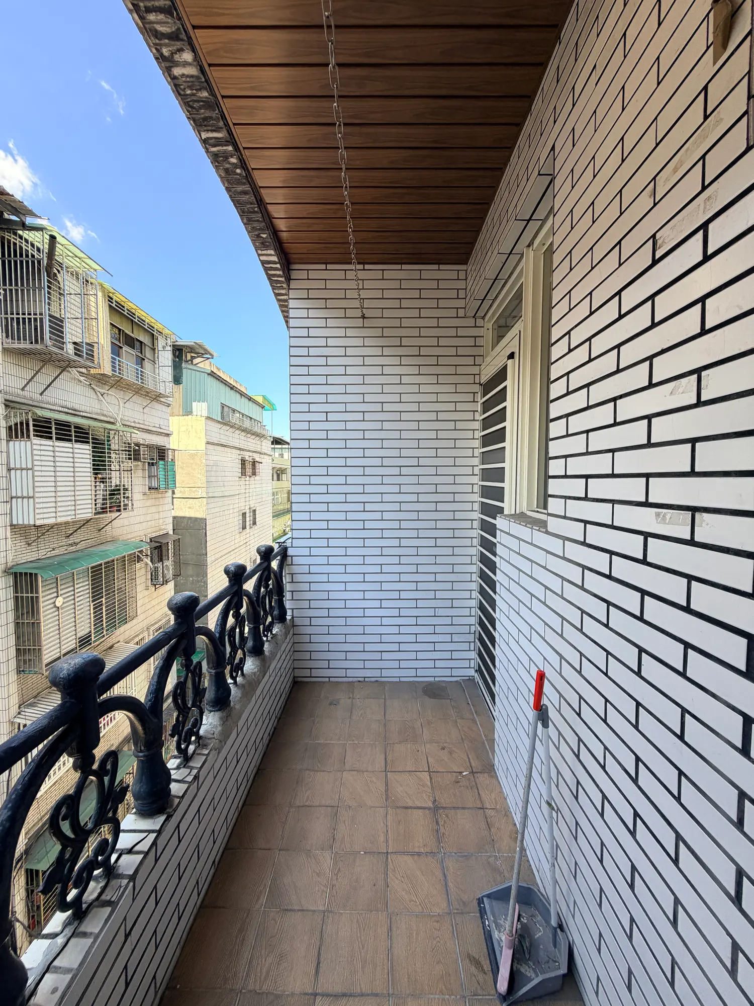 2 bedrooms apartment for rent in Luzhou District, New Taipei City | NT$ 22 800 | 15 ping slide 10