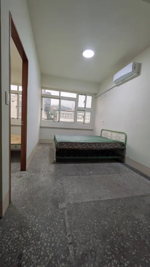 2 bedrooms townhouse for rent in Gushan District, Kaohsiung City | NT$ 16 800 | 13 ping slide 2